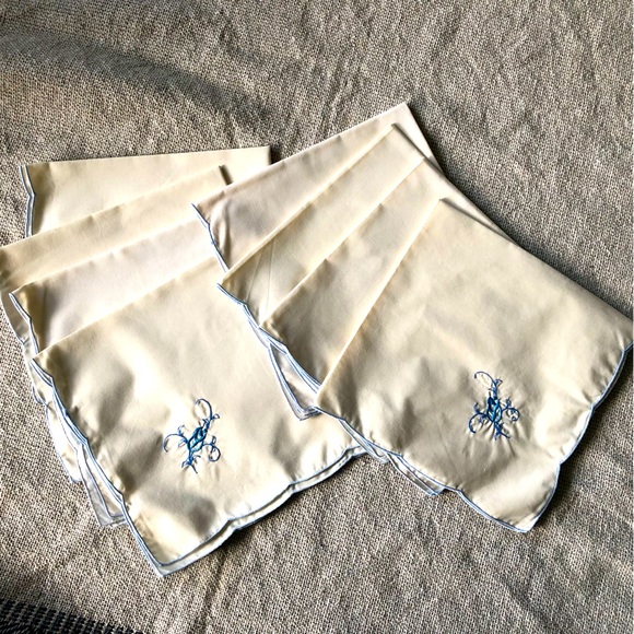 Vintage Linen Napkins, Embroidered, set of 8 - Picture 1 of 3